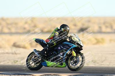 media/Dec-07-2025-CVMA (Sun) [[3e7d2de5dc]]/Race 18-Formula Twins-Formula 40 UL/